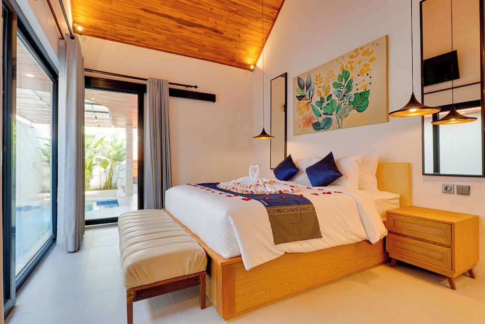LaLuxe Villa and Residence