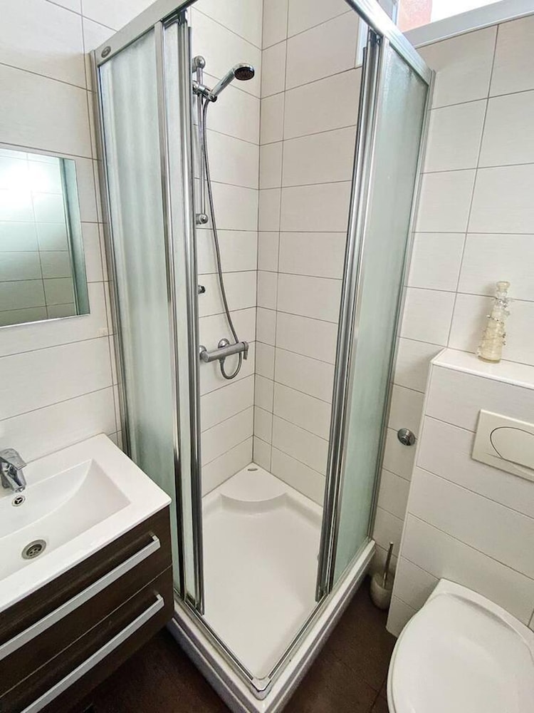 Luxury Villa With Pool & Jacuzzy 8 Min From Mostar view 5
