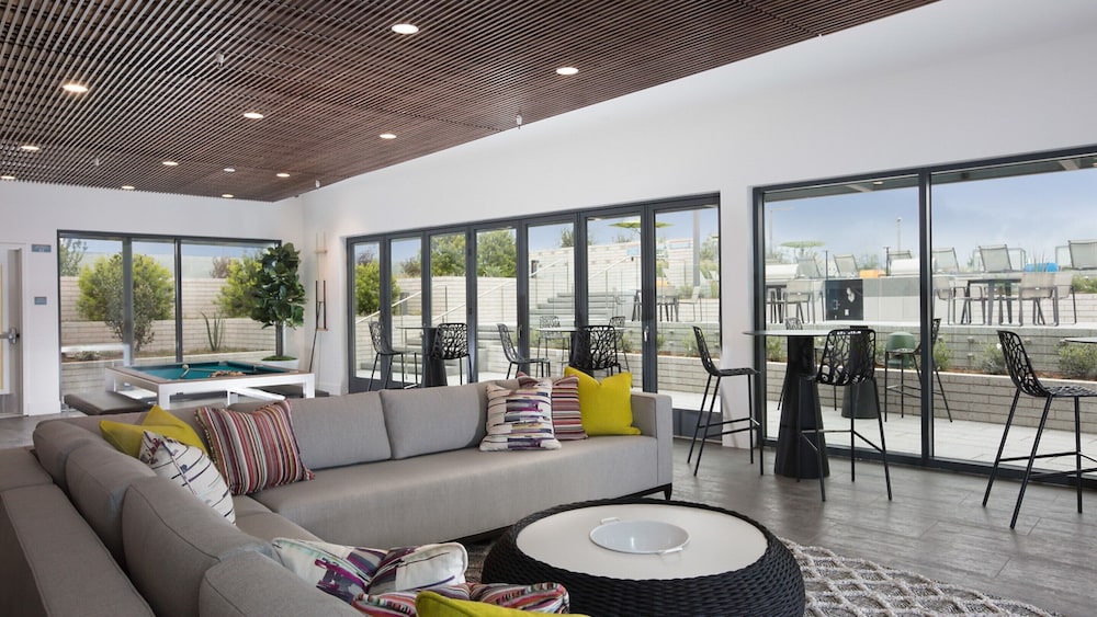 Global Luxury Suites San Mateo view 3