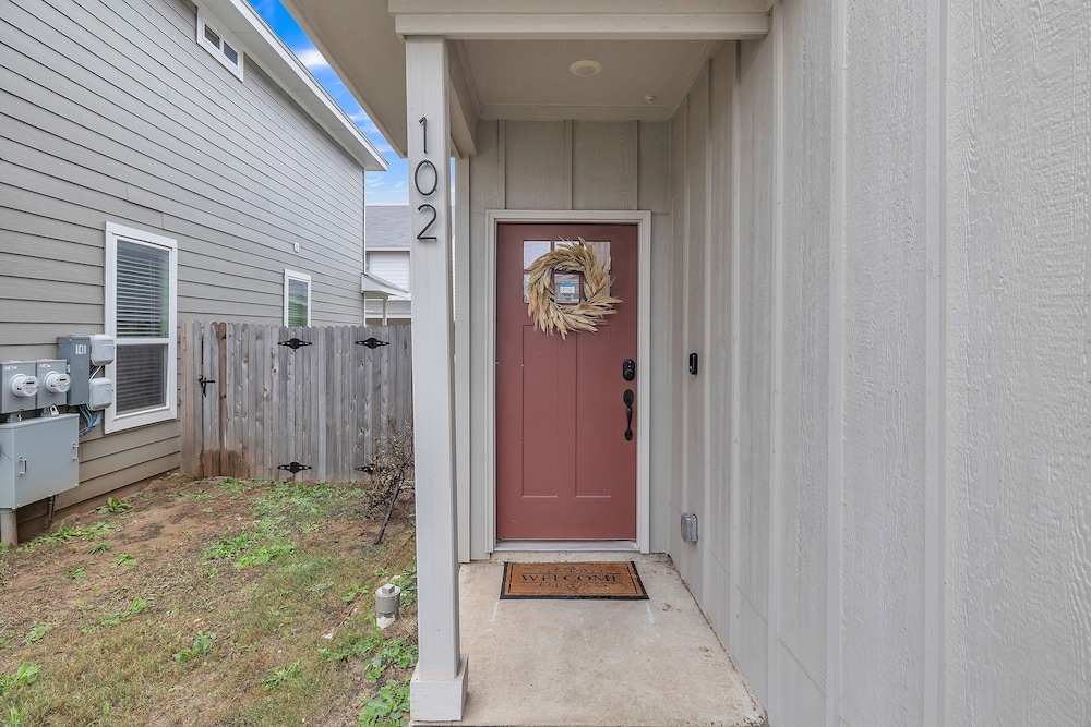 Modern 3br In Gated Community Near Jbsa & Seaworld 3 Bedroom Duplex