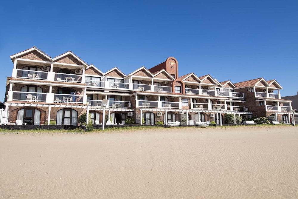 Hotel Carilo Soleil Apart Hotel - Image 1