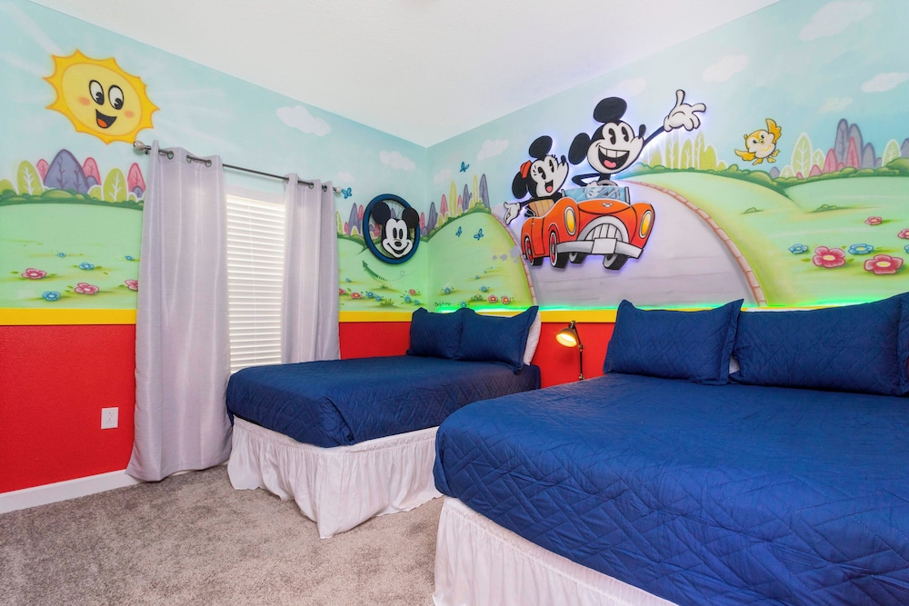Wonderful 5 Bd Close to Disney Storey Lake 2980 view 3