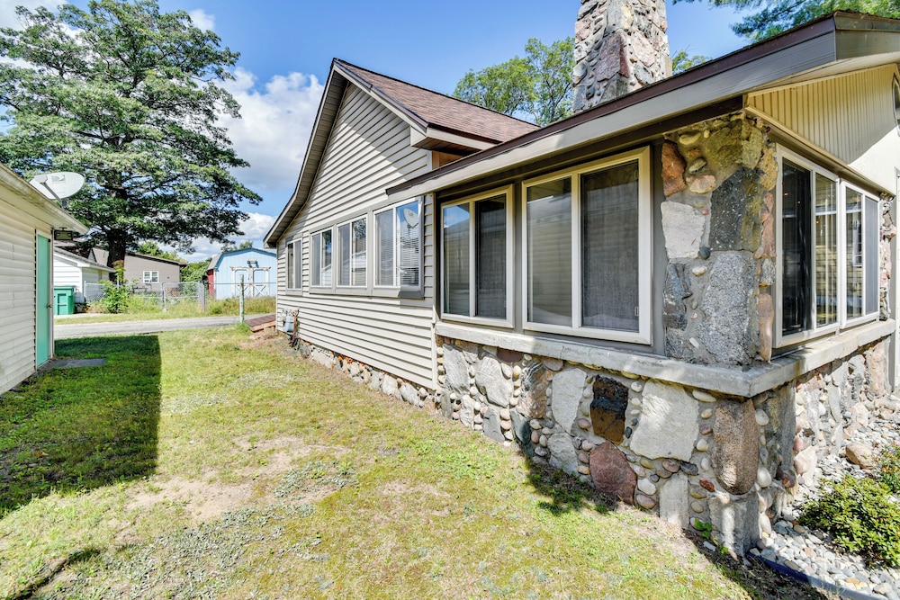 Walk to Houghton Lake: Cabin w/ Fire Pit!