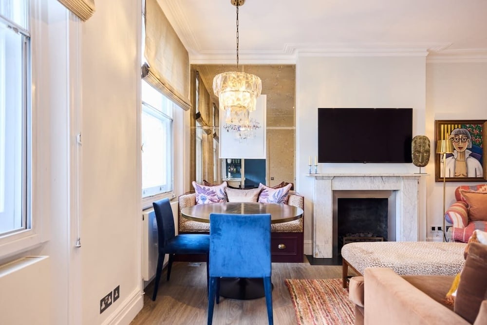 The Chelsea Gem - Charming 1bdr With Balcony