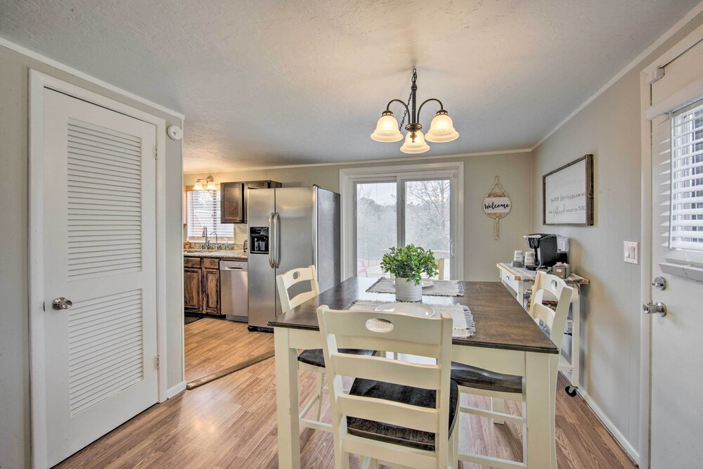 Jefferson Retreat w/ Backyard < 1 Mi to Lake! - Property Image 12