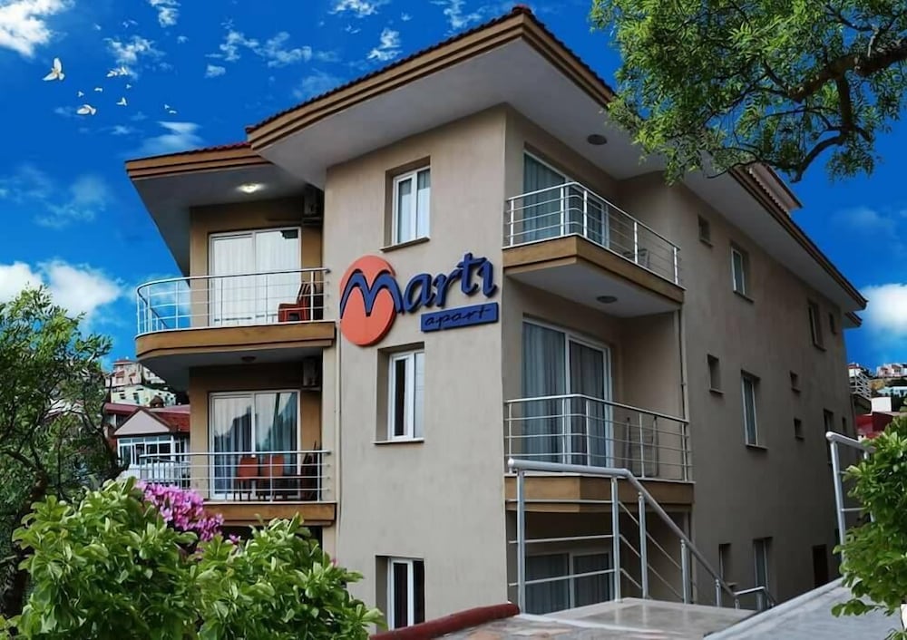 Cesme Marti Apart Otel