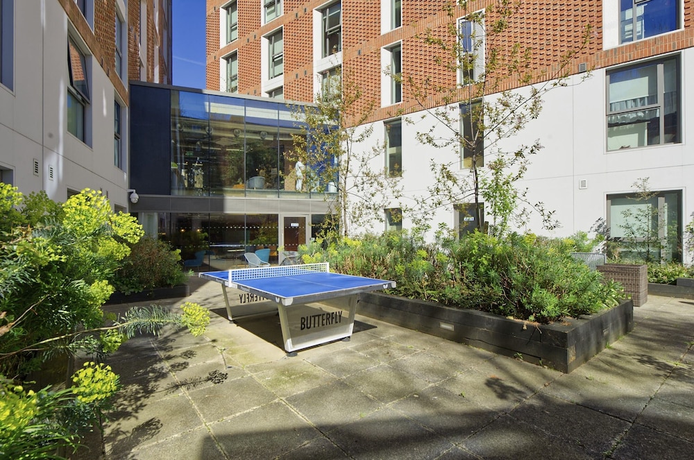 Modern Student Studio in Vibrant Hammersmith