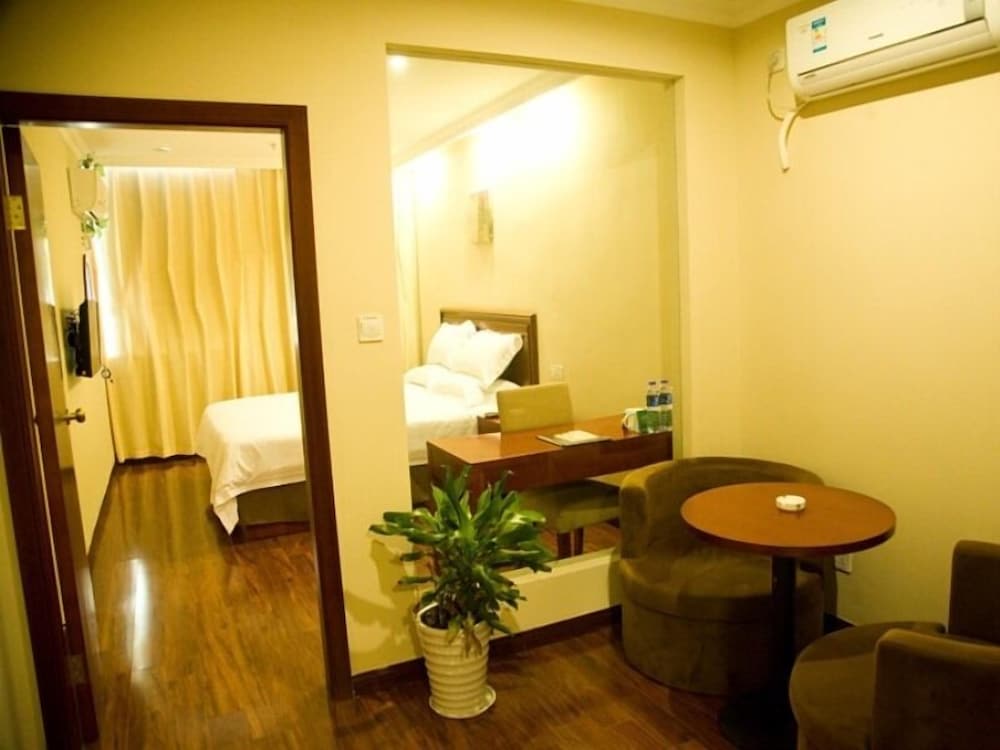 GreenTree Inn Jiangsu Suzhou Kunshan Huaqiao Household Building Materials City Shell Hotel