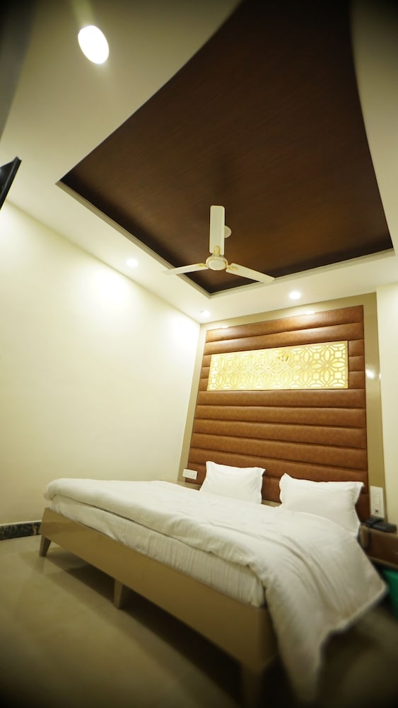 HOTEL SOLUXE