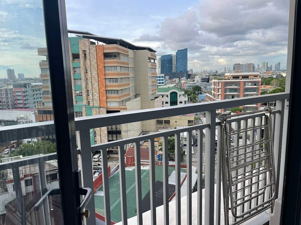 Lush residence Makati City by darpm