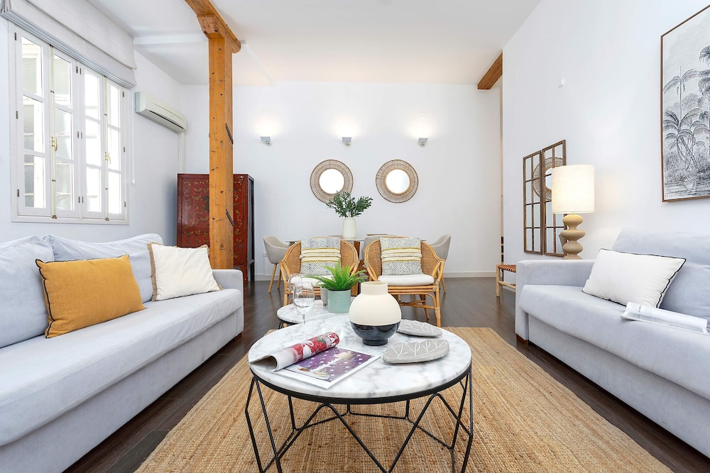 Wonderful Duplex Located in the Center of Malaga. Larios II