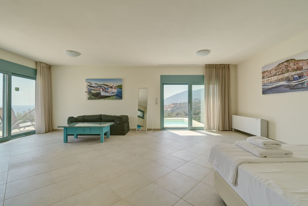 Ouzo Panoramic Houses 1, with private pool