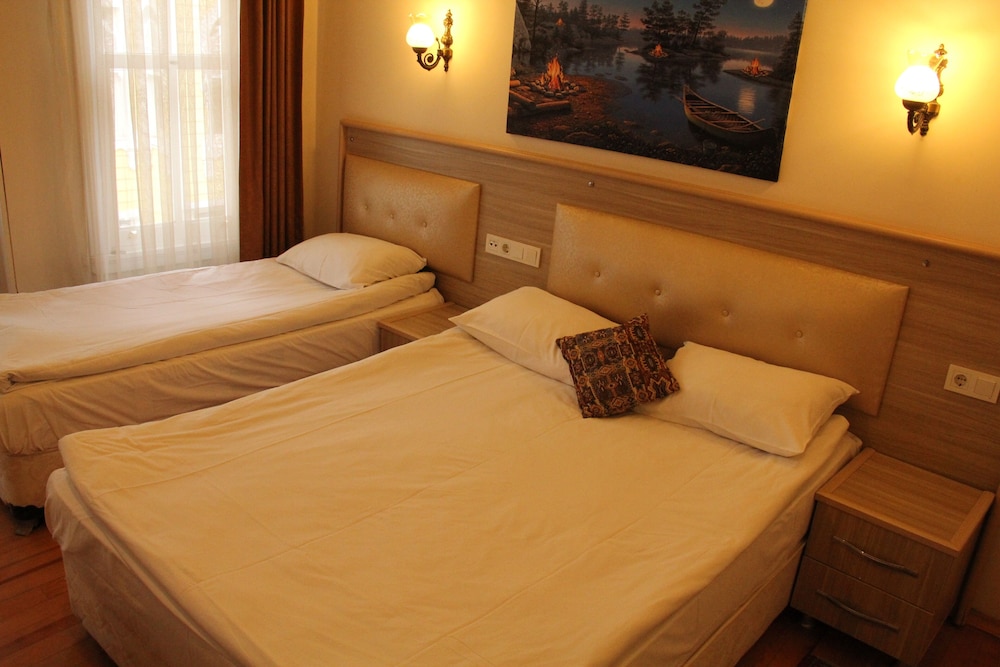 Jasmine Daire - Image 18