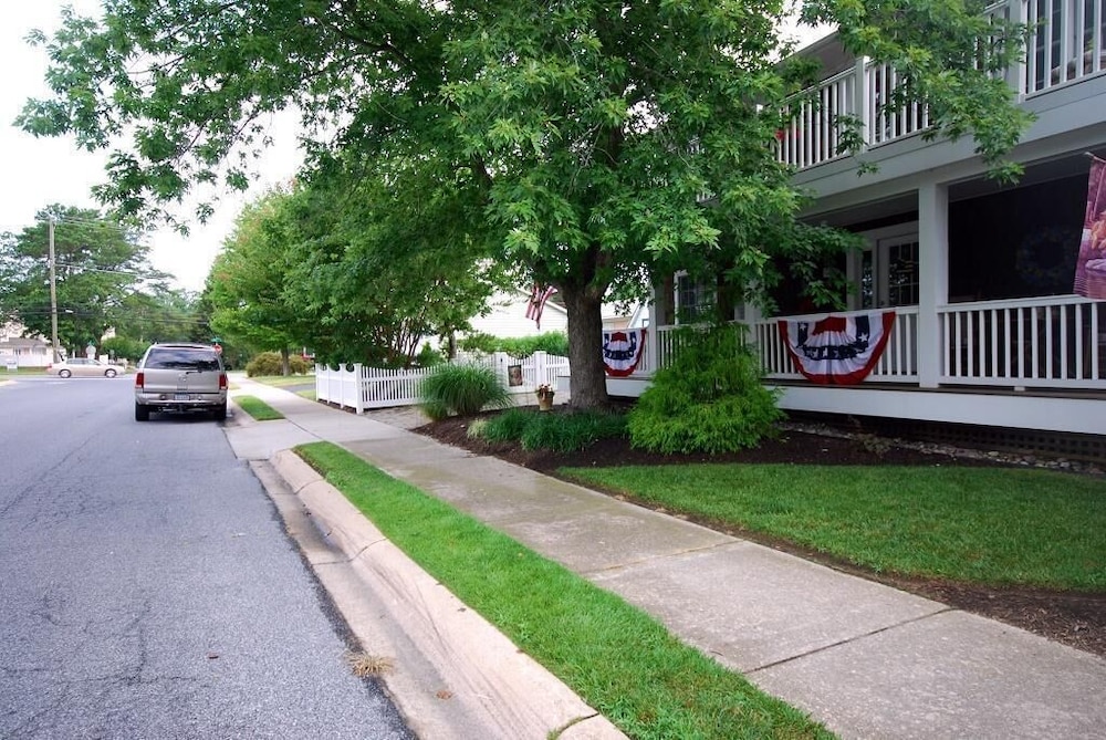 Country Club Drive 333