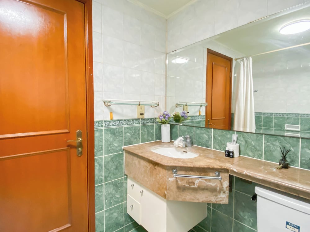 Elegant And Homey 3Br Puri Casablanca Apartment