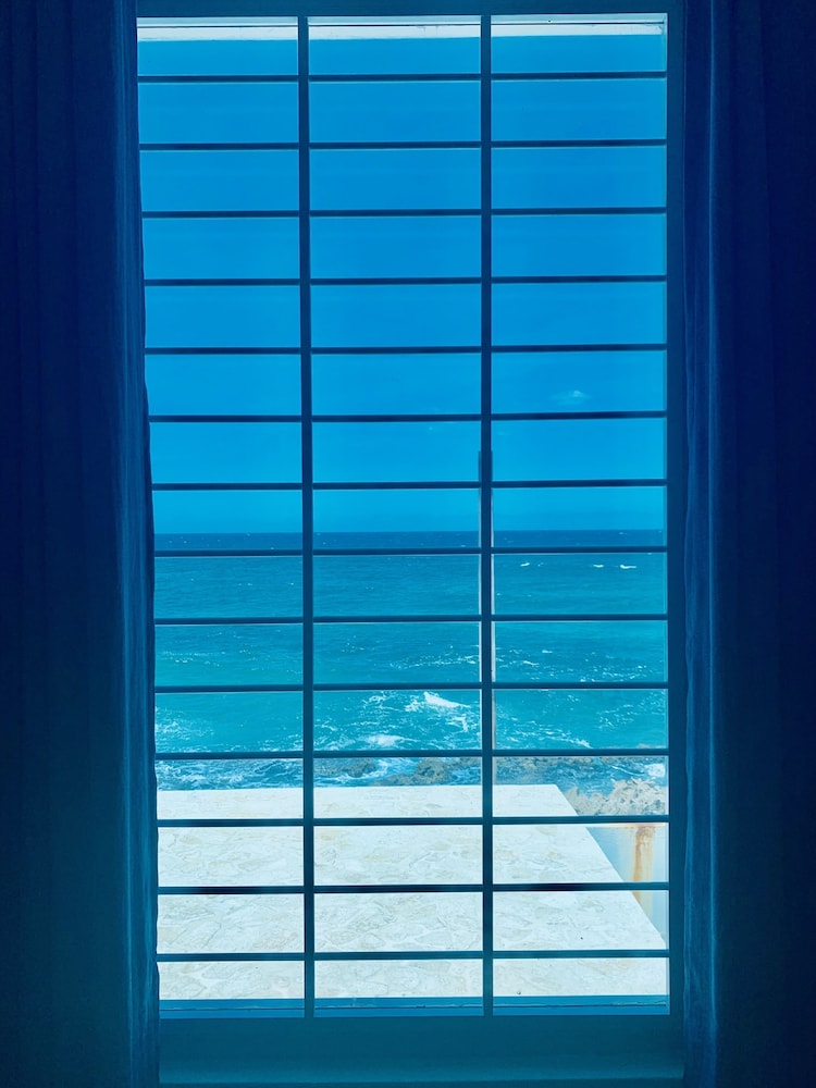 Discovery Inn Suites at 681 Ocean Drive