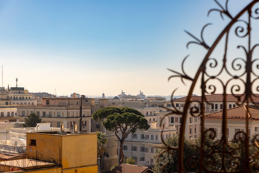 Rosam Via Veneto 15 min Walk From Spanish Steps