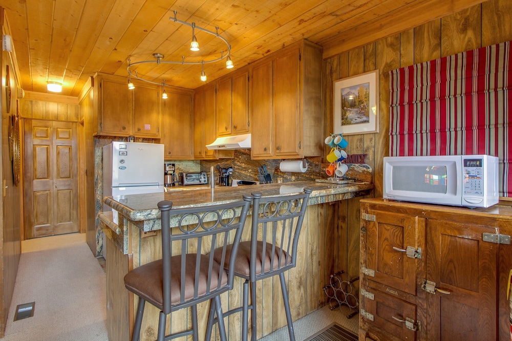 Castle Rock Cabin #2