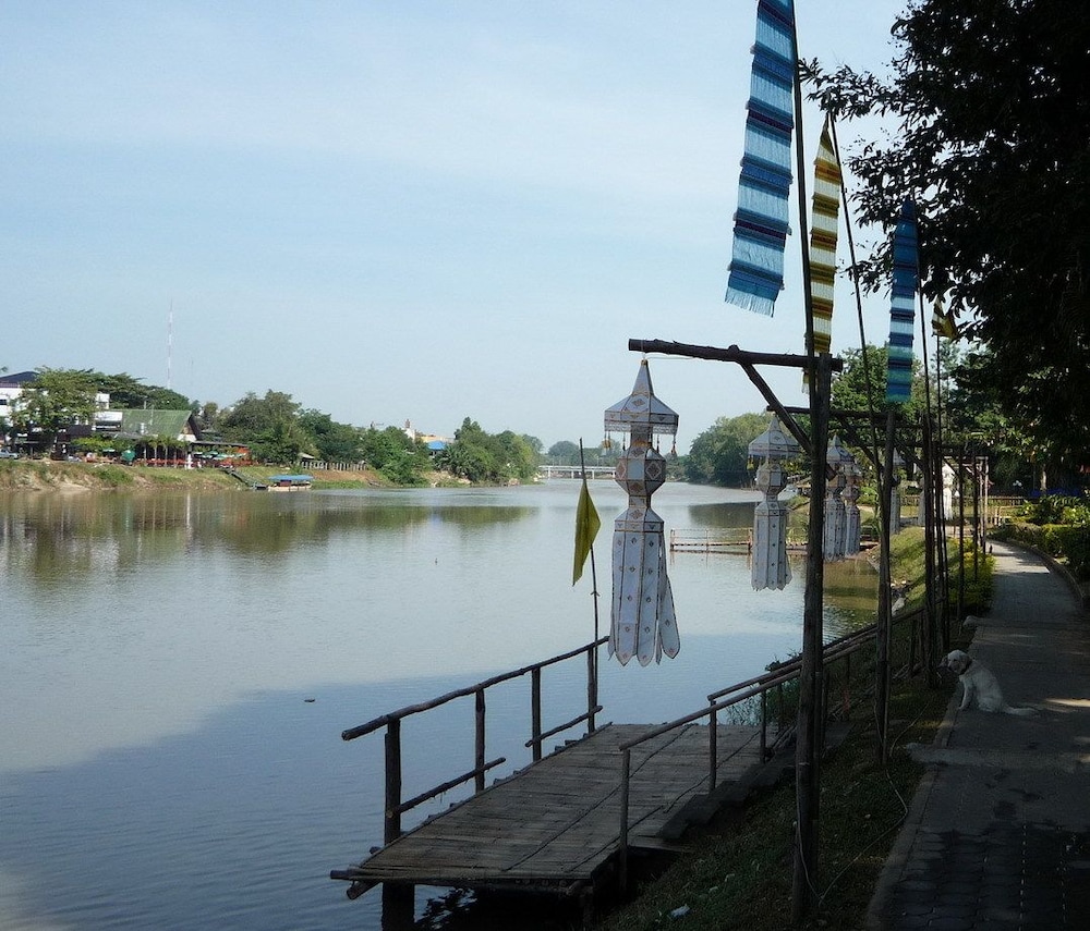 Hollanda Montri Guesthouse