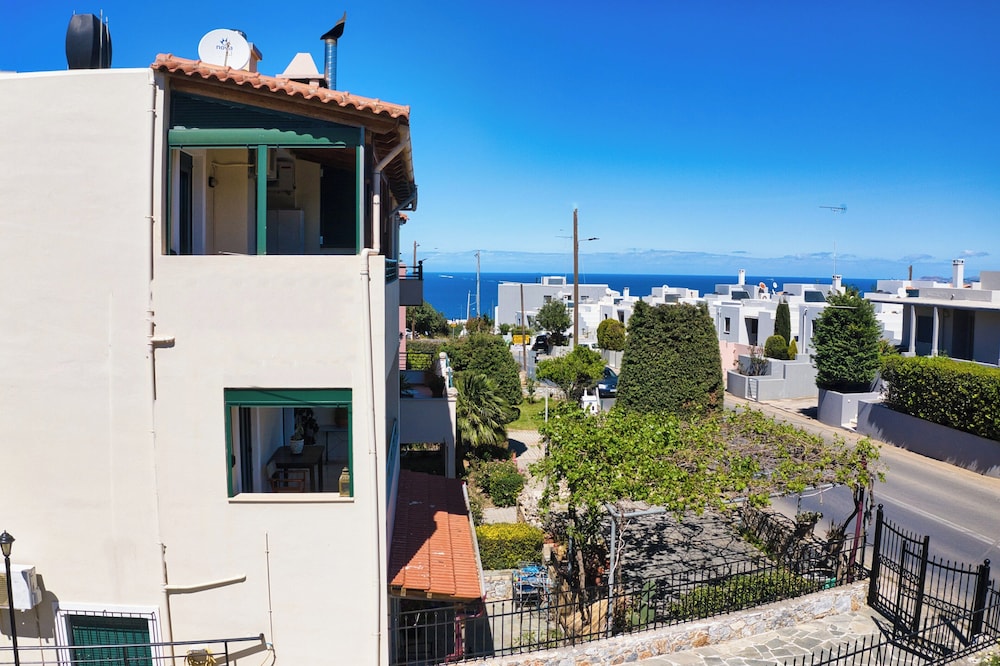 Marilizas Spacious Maisonette