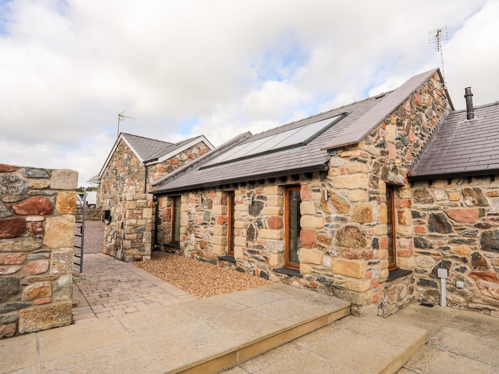 Clynnog House view 5