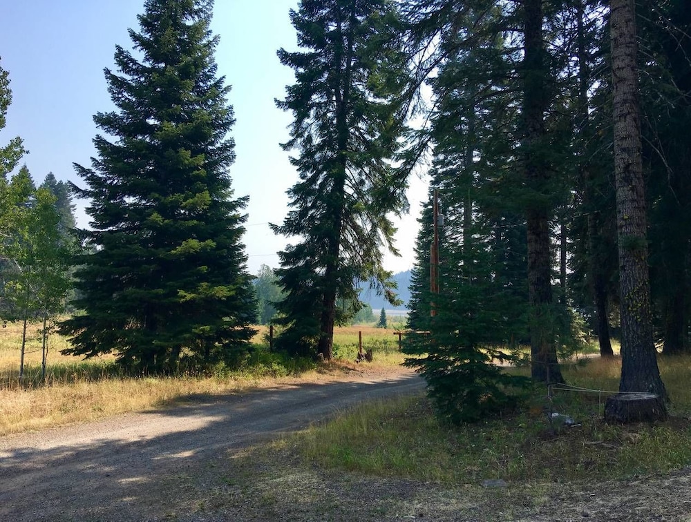 Ashland Vacations - Whispering Pines Cabin Retreat - Property Image 10