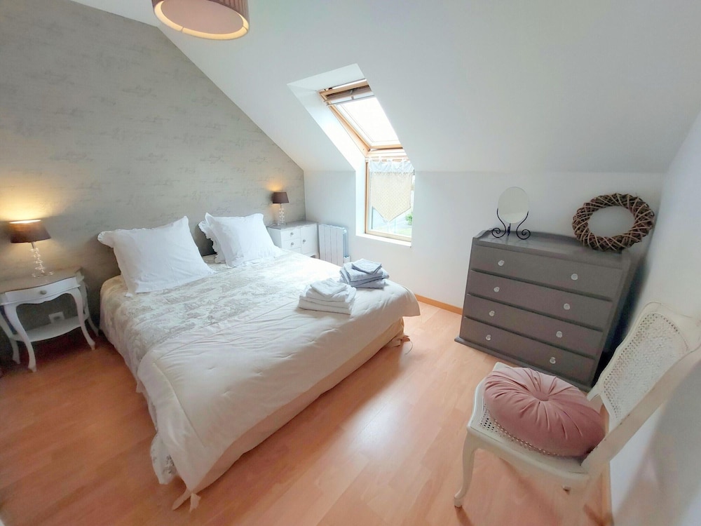 Beachfront Holiday Home in Guisseny