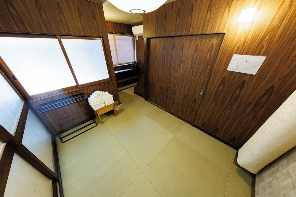 R-Guest Residence Tsurumibashi