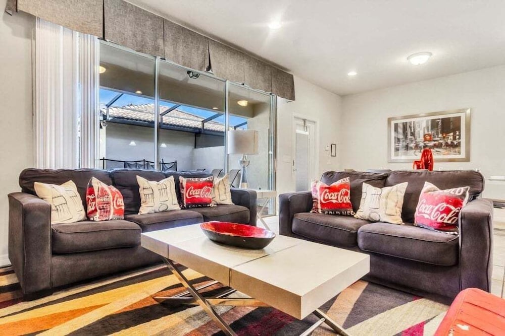 Beautiful Tranquil Relaxing Home With Private Pool 4 Bedroom Townhouse