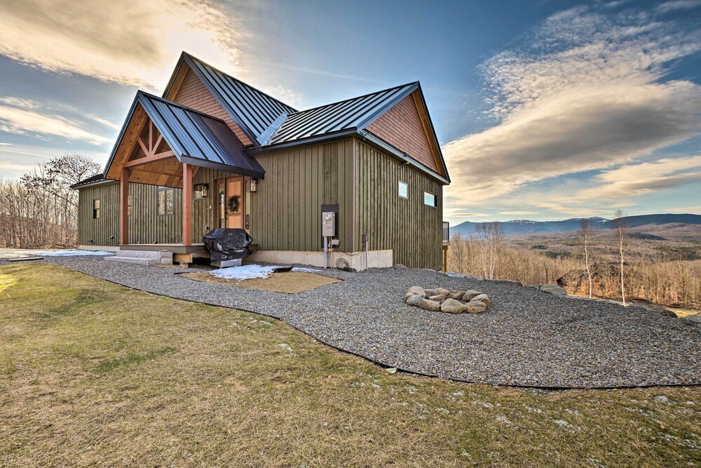 Secluded Kingfield Abode w/ Idyllic Mtn Views view 3