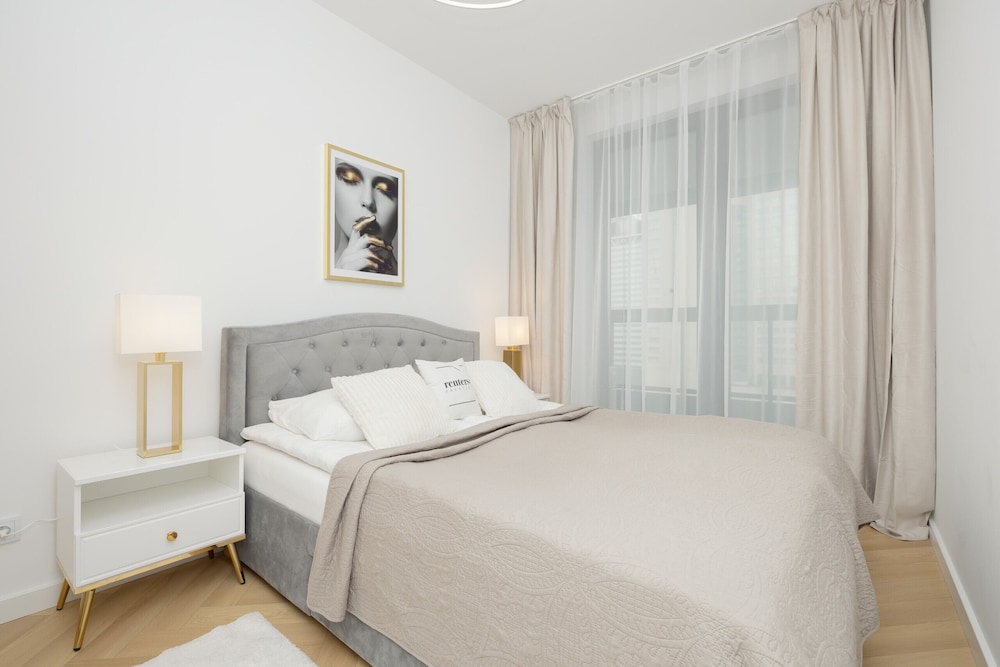 Modern With Parking by Renters Prestige view 4