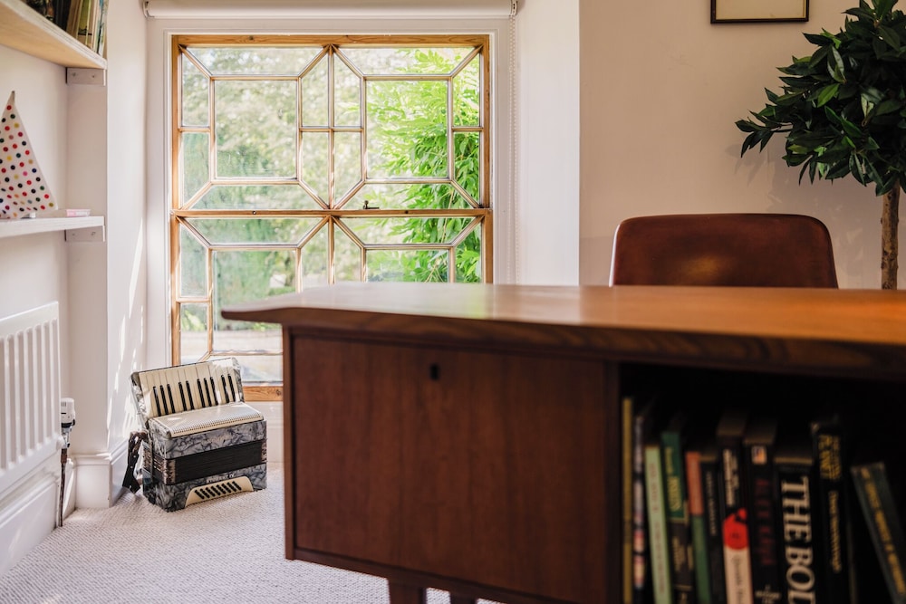 Historic 3 BD Cottage in the Cotswolds