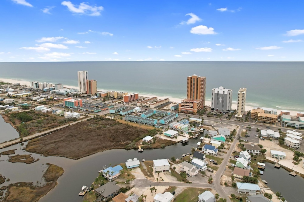 214 Shoreland