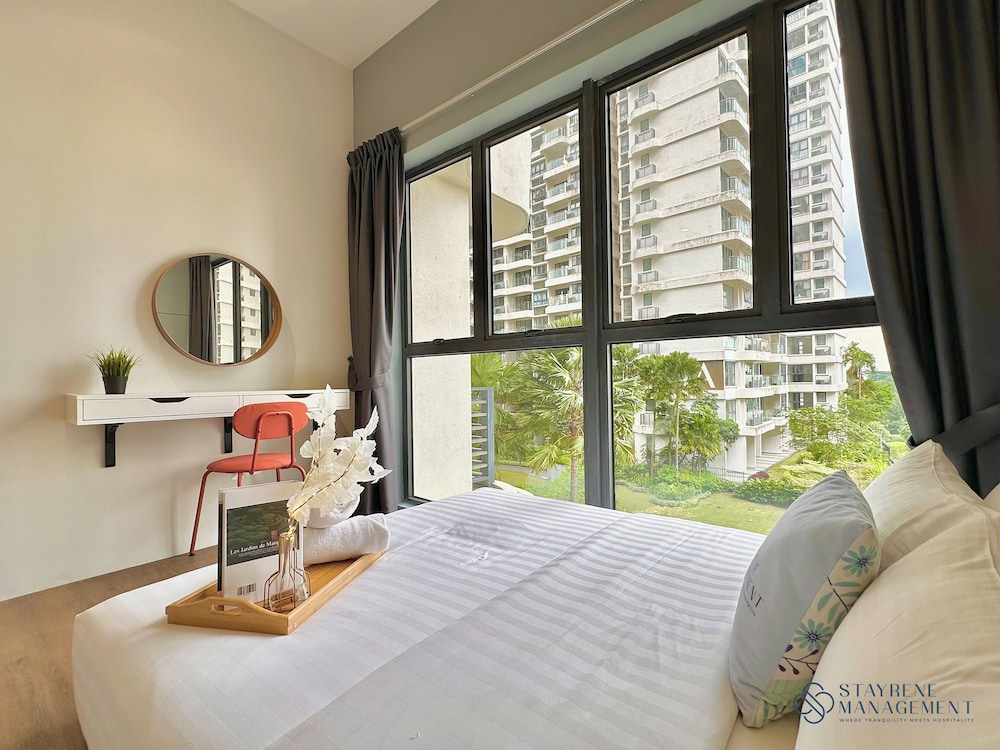 Country Garden Danga Bay Sea View Homestay by Stayrene