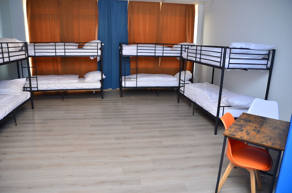 XENON HOSTELS UG