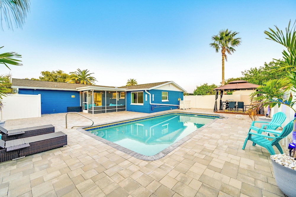 Holiday Oasis w/ Heated Pool: Near Gulf Beaches!