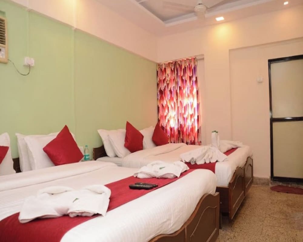 Anil Guest House Santacruz East