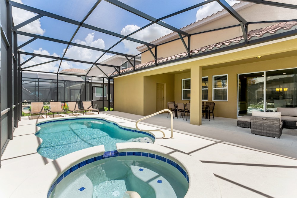 Exceptional 5 Bed 4,5 Ba Villa Gamerm - Image 4