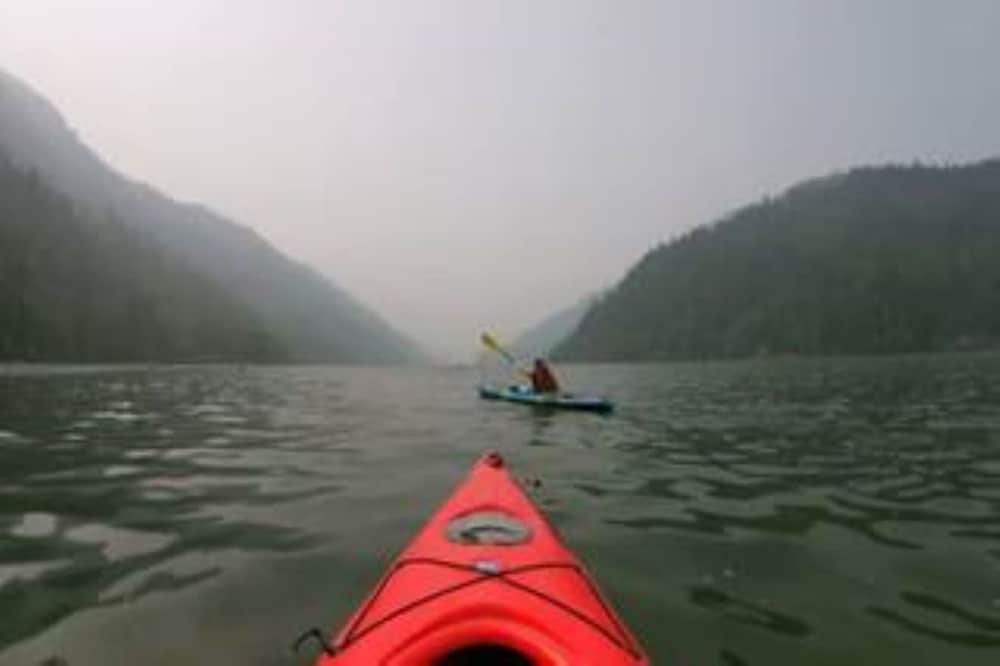 Charming 1BR Lakeside