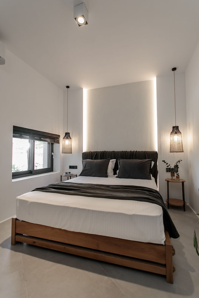 Villa Anamnisis With 5 Bedrooms and 5 5 Bathrooms