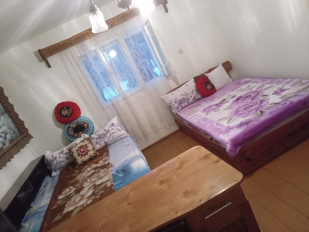 Room in Guest Room - Retreat Rustical For 2 People