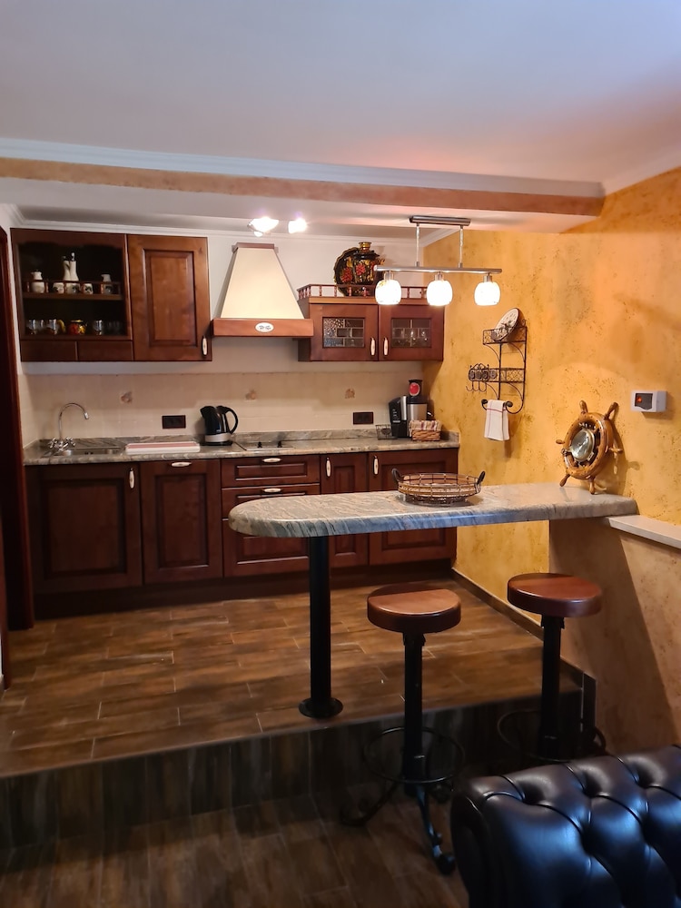 Viktorov Comfortable 2-bed Apartment view 3