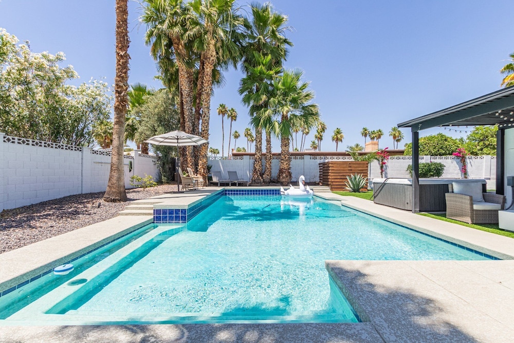 Desert Rose-hot Tub-pool Heat Avail-fire Pit-golf!