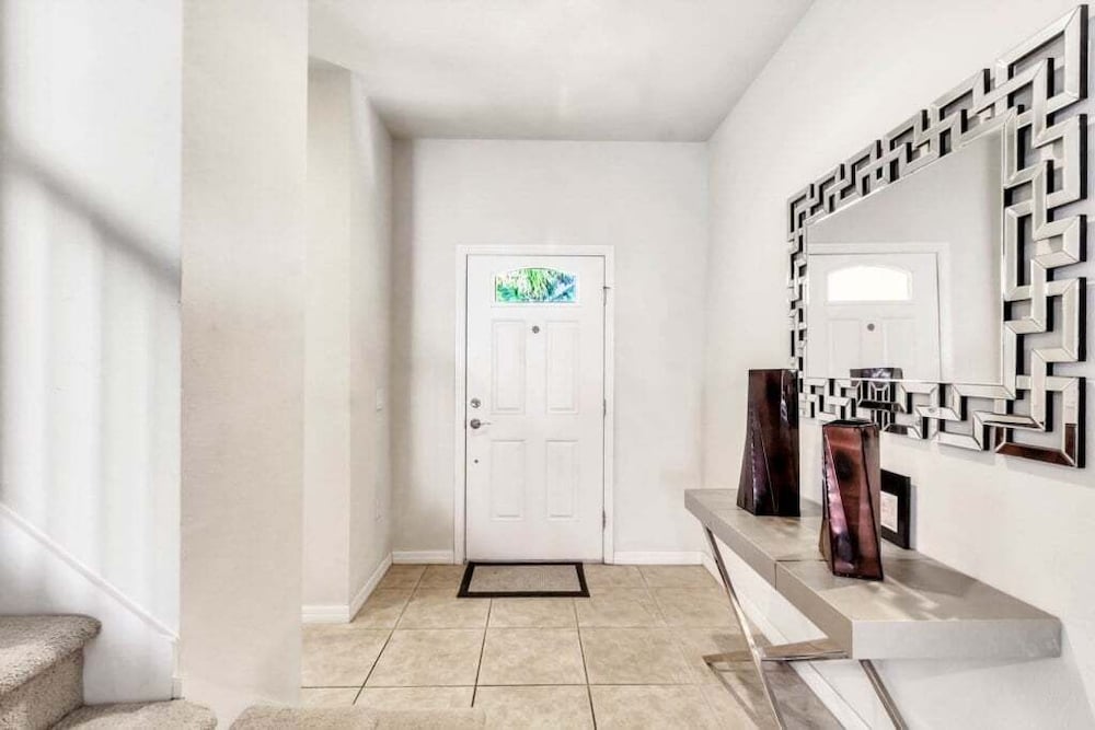 Beautiful Tranquil Relaxing Home With Private Pool 4 Bedroom Townhouse