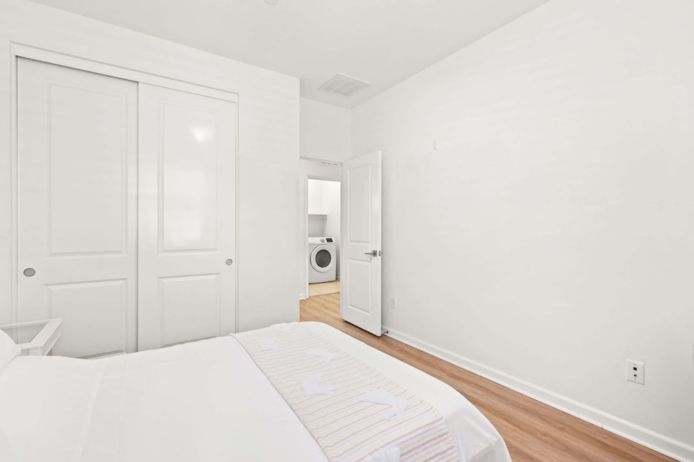 Stylish 3BR Irvine Oasis Family Friendly w Garage
