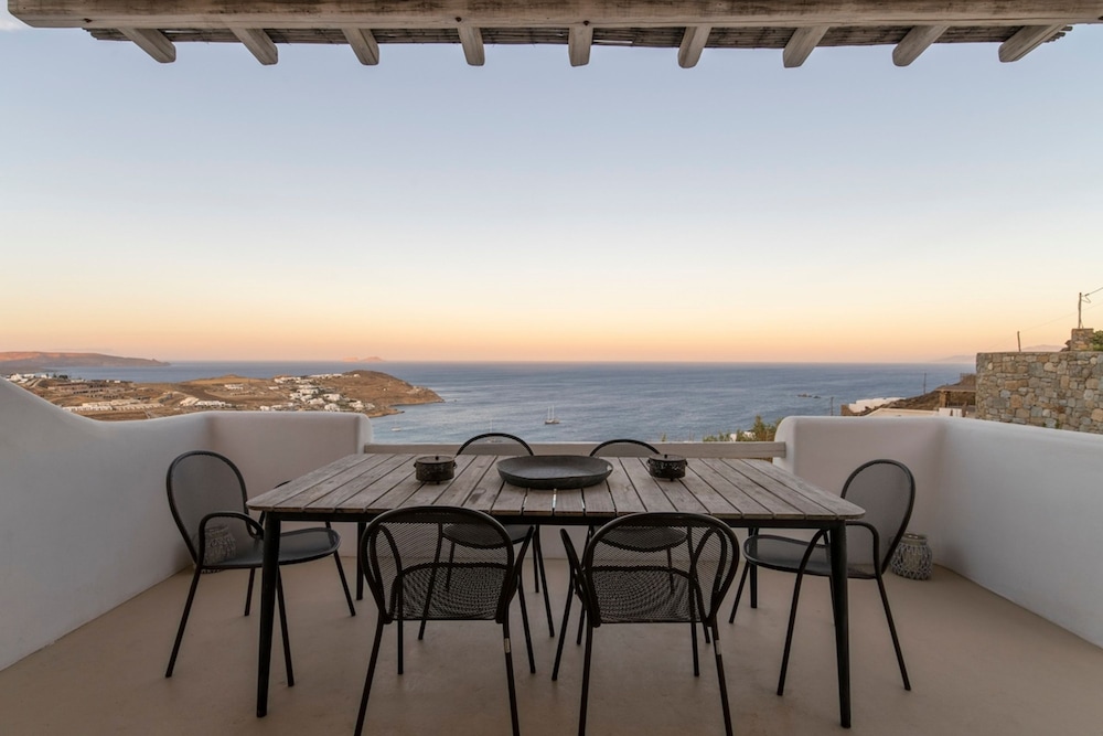 Luxury Villa With Stunning Views Above Kalo Livadi