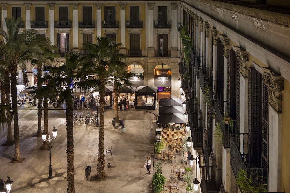 Las Ramblas Pasaje Bacardi Apartments