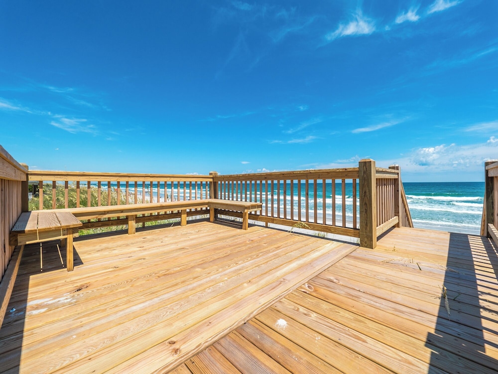 Next to Sea Gallery by Topsail Realty