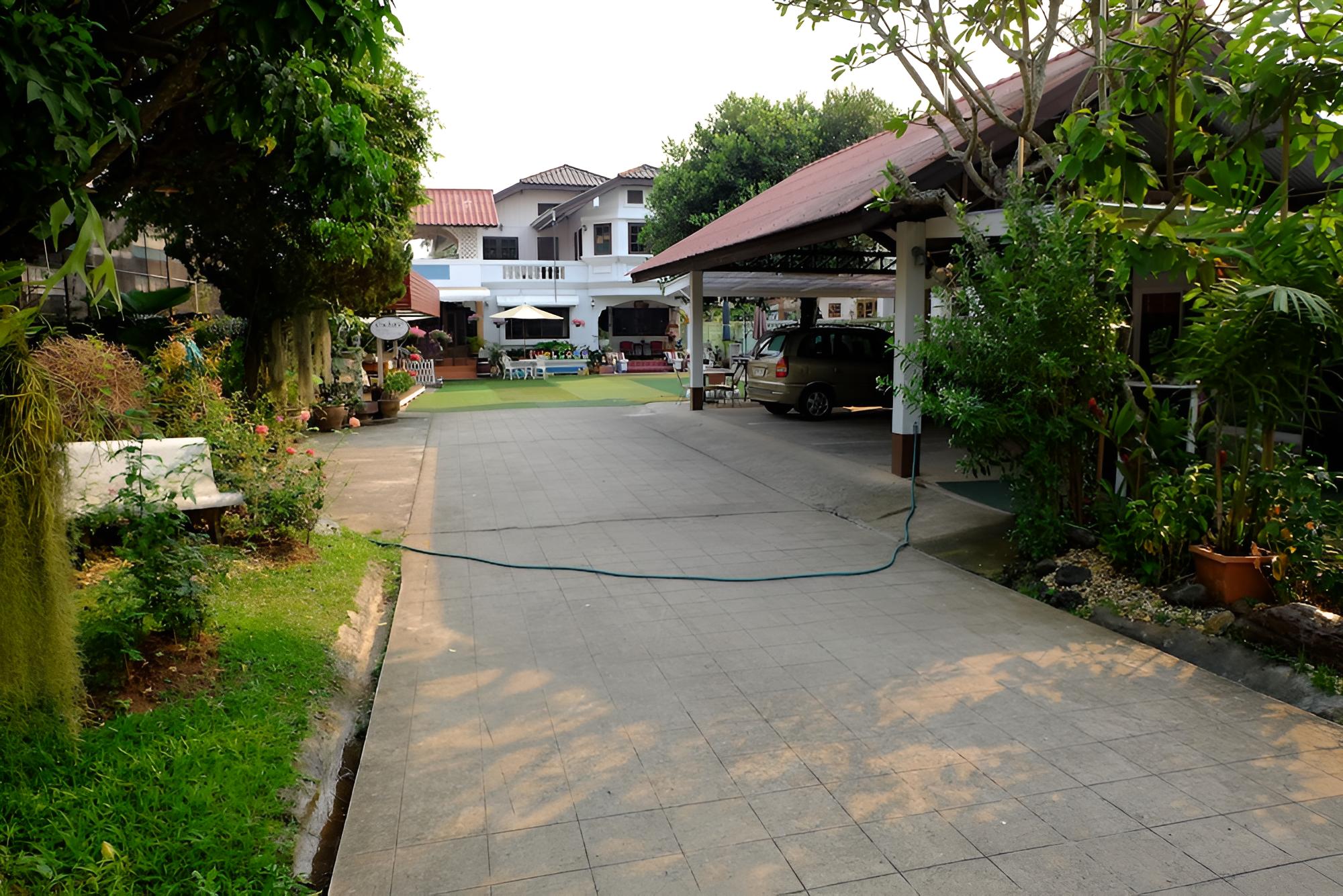 Baanrapeepong Boutique Hotel