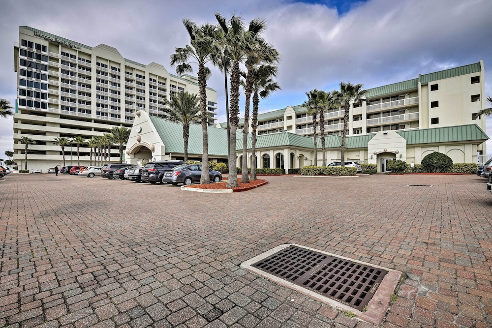 Sunny Daytona Beach Gem w/ Ocean Views! view 3